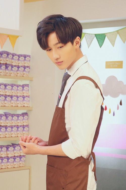 李宏毅娱乐吃瓜,揭秘明星幕后趣事